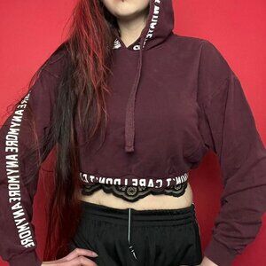 Tally weijl / cropped burgundy oversized fit hoodie with white writing ❤️🤍​​​
